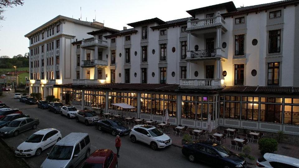 Gran Hotel Balneario De ลิเออร์กาเนส ภายนอก รูปภาพ