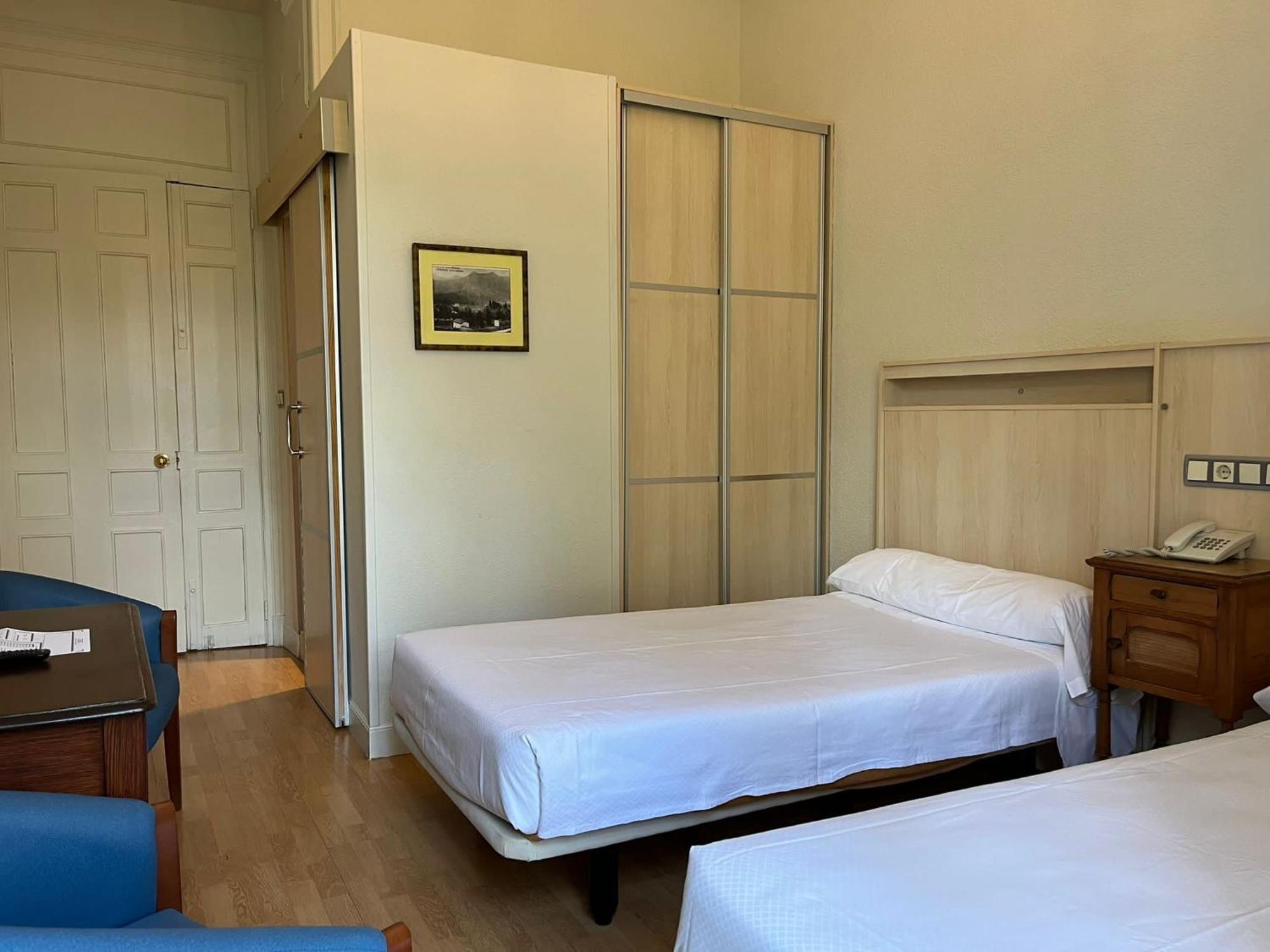 Gran Hotel Balneario De ลิเออร์กาเนส ภายนอก รูปภาพ