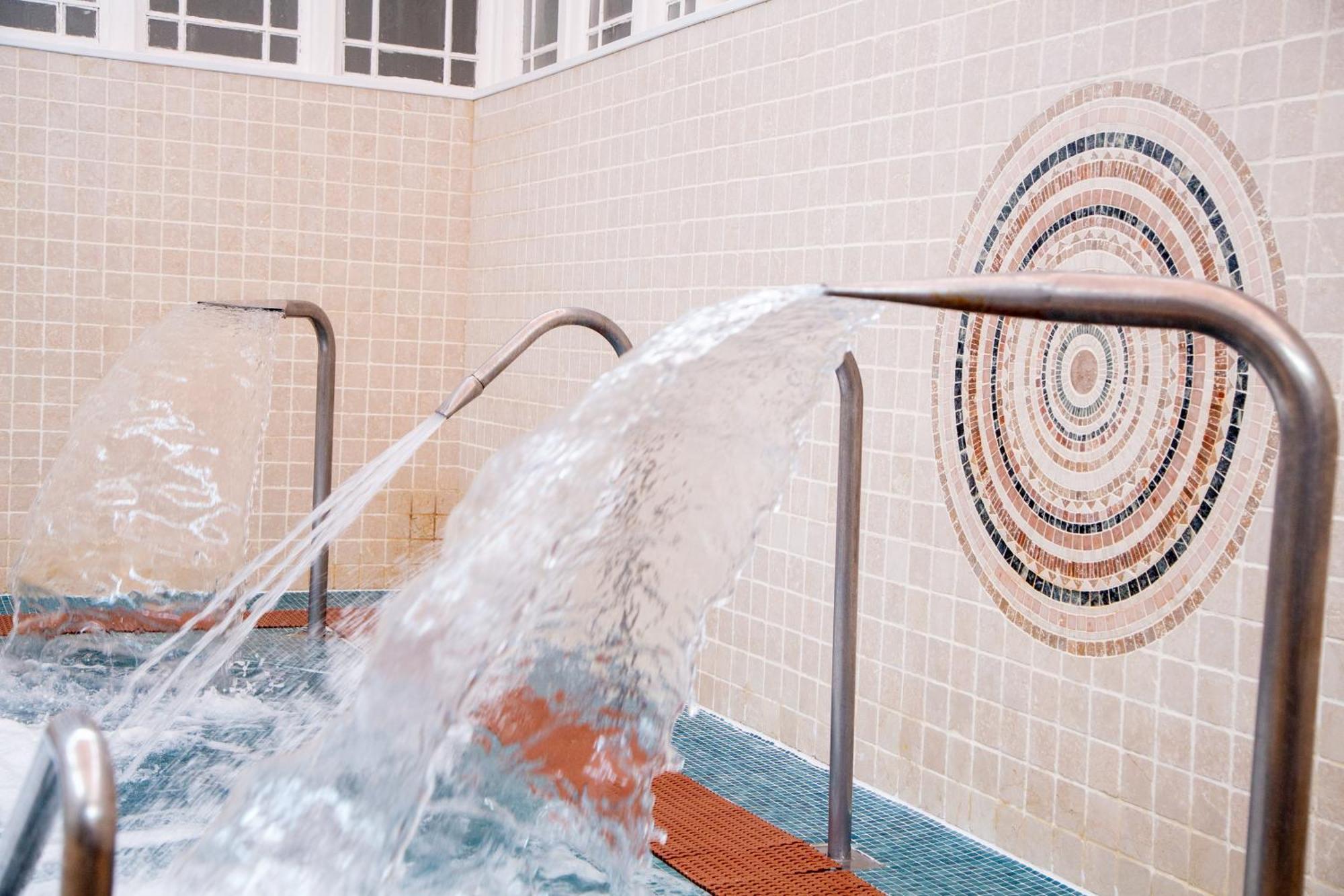 Gran Hotel Balneario De ลิเออร์กาเนส ภายนอก รูปภาพ