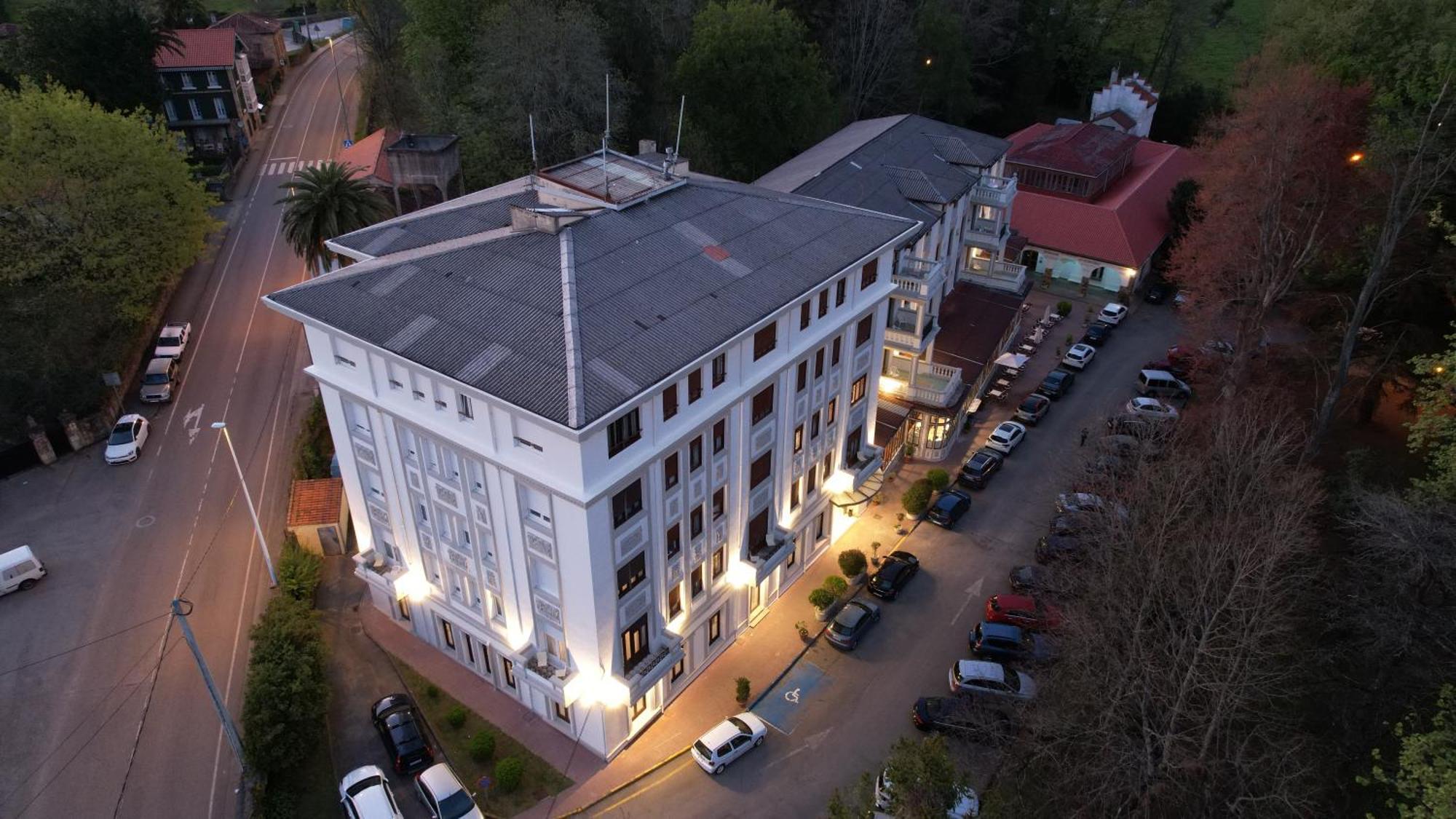 Gran Hotel Balneario De ลิเออร์กาเนส ภายนอก รูปภาพ
