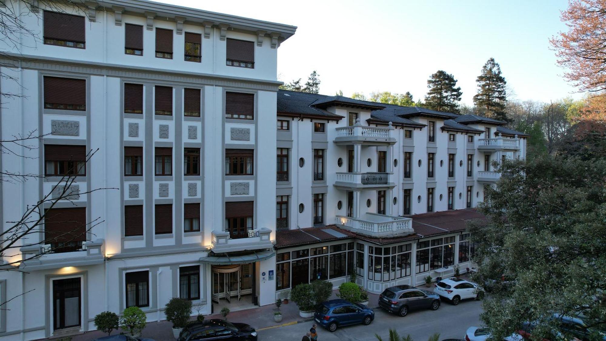 Gran Hotel Balneario De ลิเออร์กาเนส ภายนอก รูปภาพ