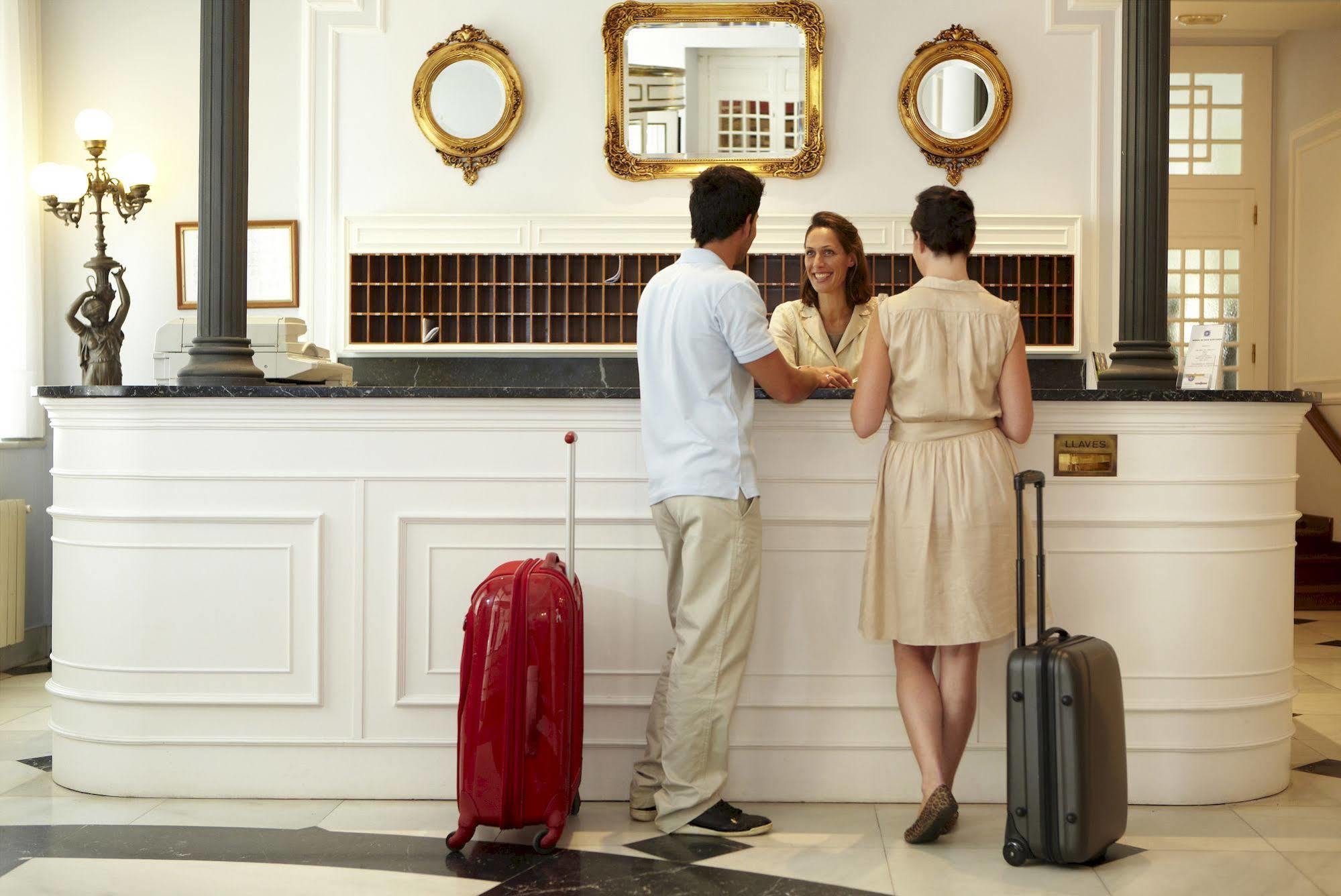 Gran Hotel Balneario De ลิเออร์กาเนส ภายนอก รูปภาพ