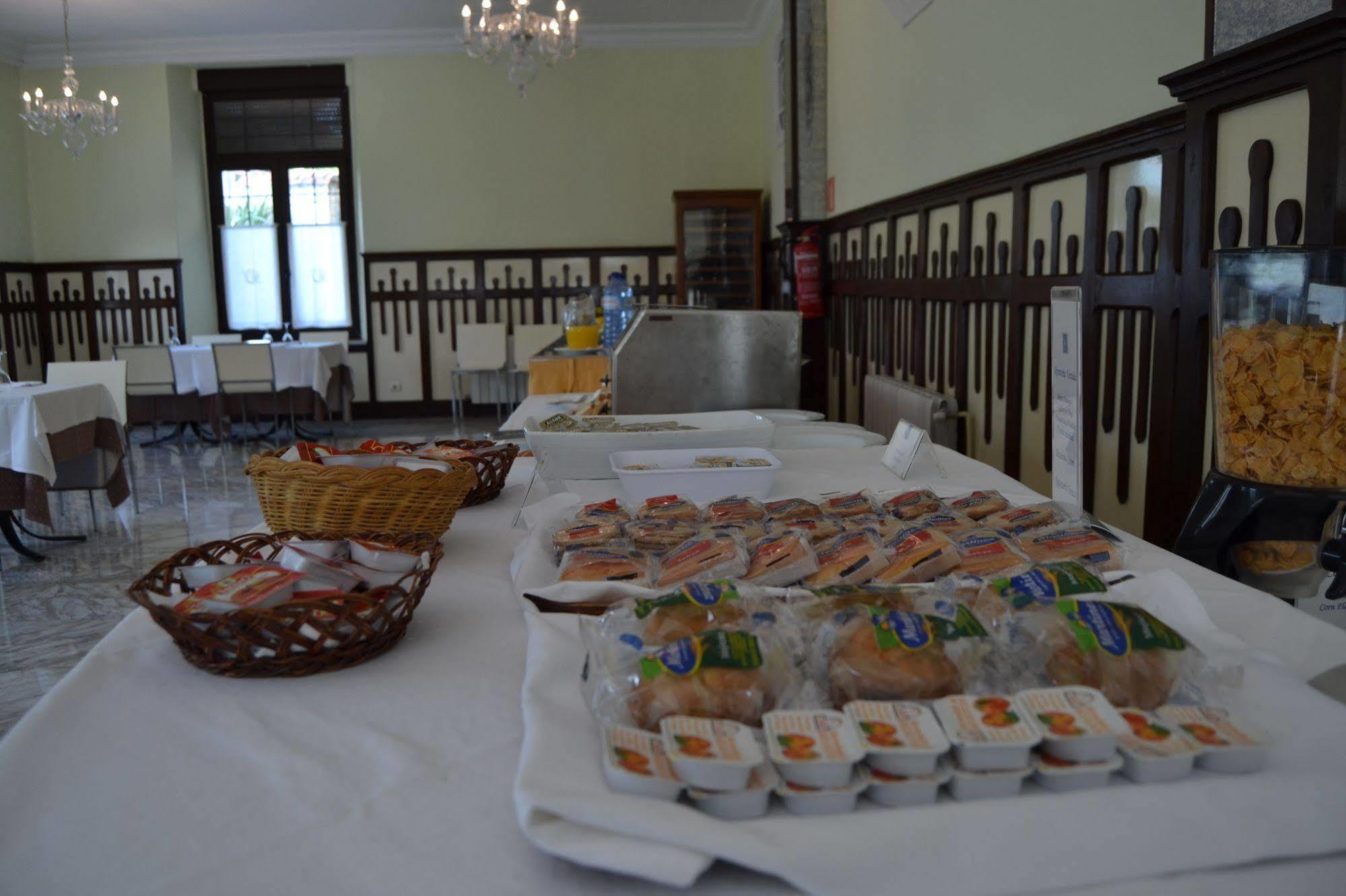 Gran Hotel Balneario De ลิเออร์กาเนส ภายนอก รูปภาพ