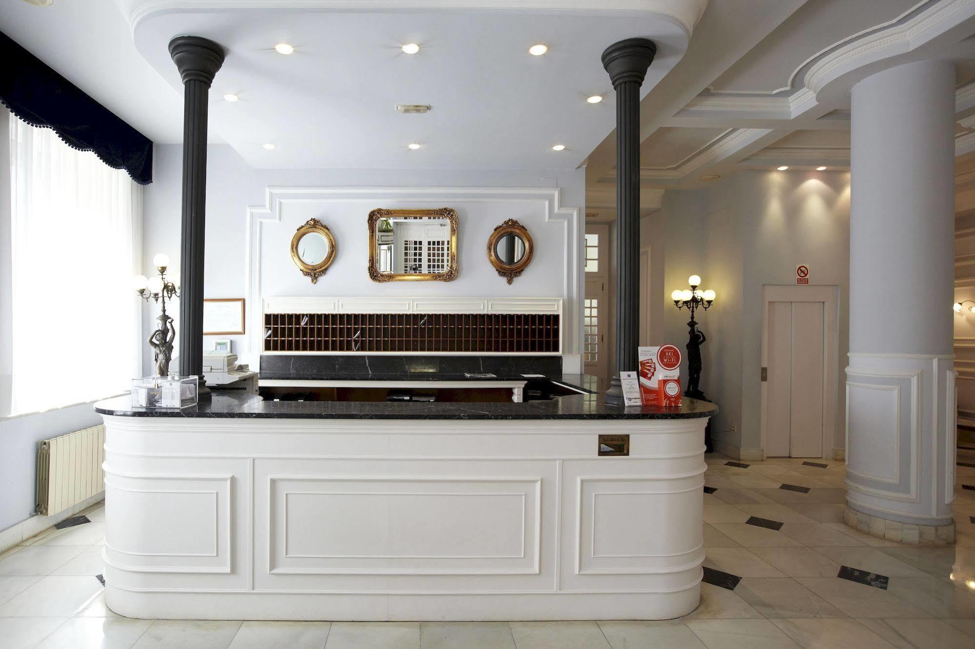 Gran Hotel Balneario De ลิเออร์กาเนส ภายนอก รูปภาพ