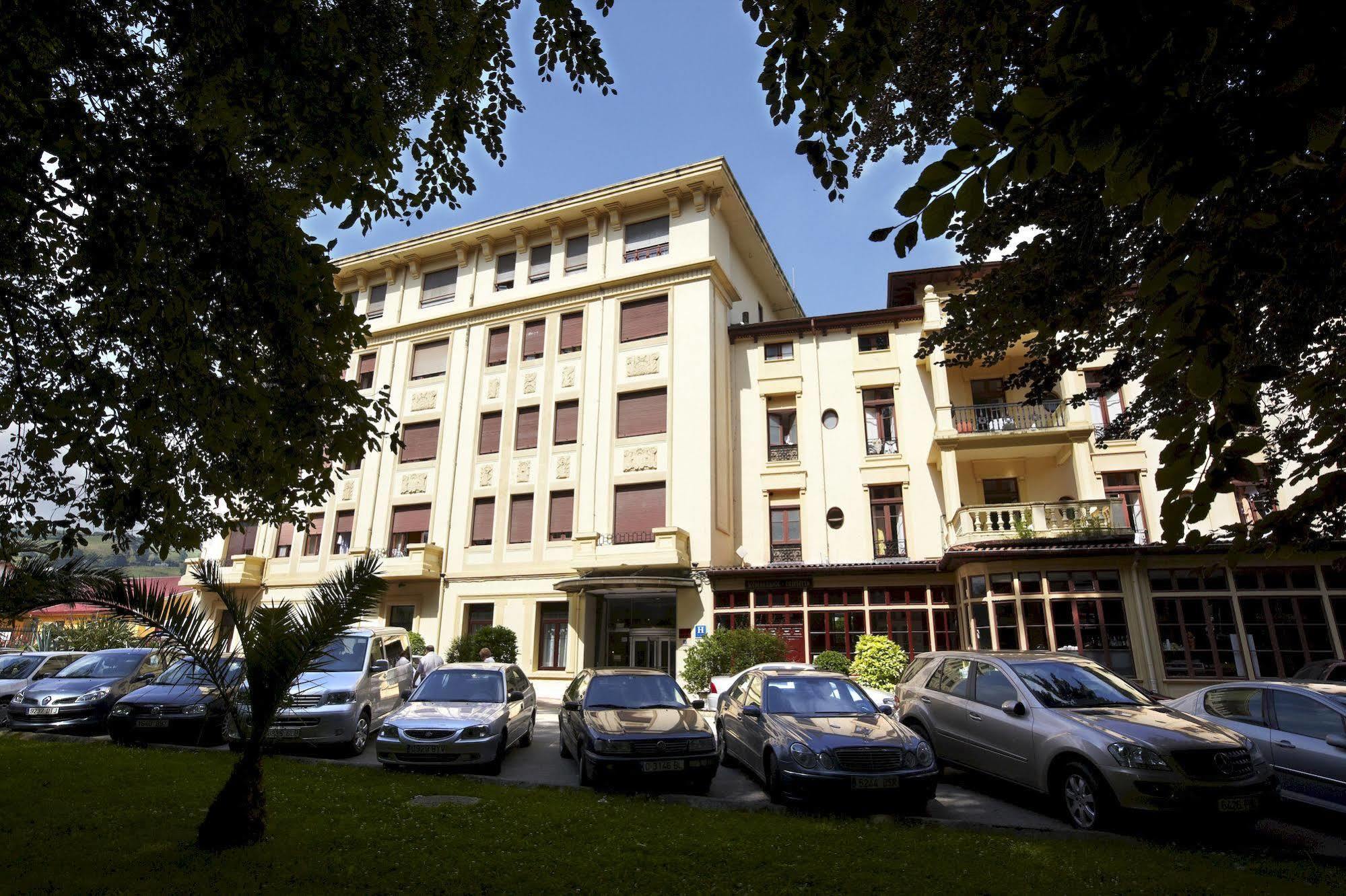 Gran Hotel Balneario De ลิเออร์กาเนส ภายนอก รูปภาพ